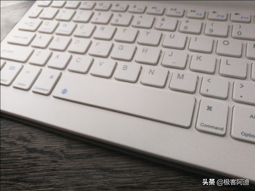 iPad Air3三秒变身Macbook，拼夕夕的ipad蓝牙键盘/鼠标开箱评测