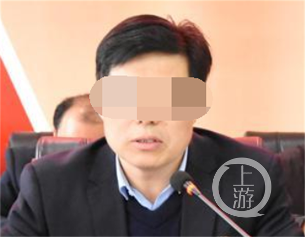 河南西峡县市场监督局局长办公室自缢身亡 警方：排除刑事案件