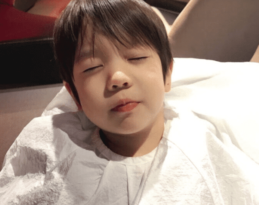 嗯哼妹妹照片曝光，或许这就是霍思燕不晒妹妹