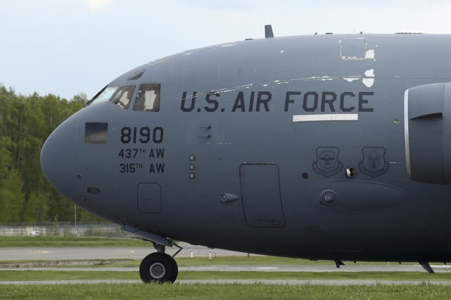 有何企图？一架美军大运直飞莫斯科，俄罗斯人看后夹道欢迎