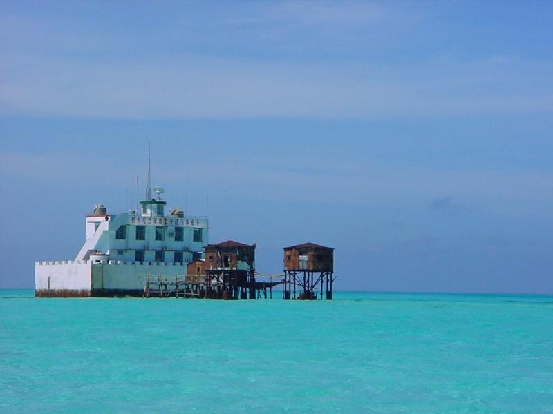 除美济礁等八个岛礁之外，我国还收回了这三个岛礁，牢固控制至今