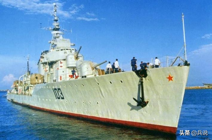 苏联出售退役军舰，一艘17吨黄金，萧劲光拍板：废铜烂铁也要
