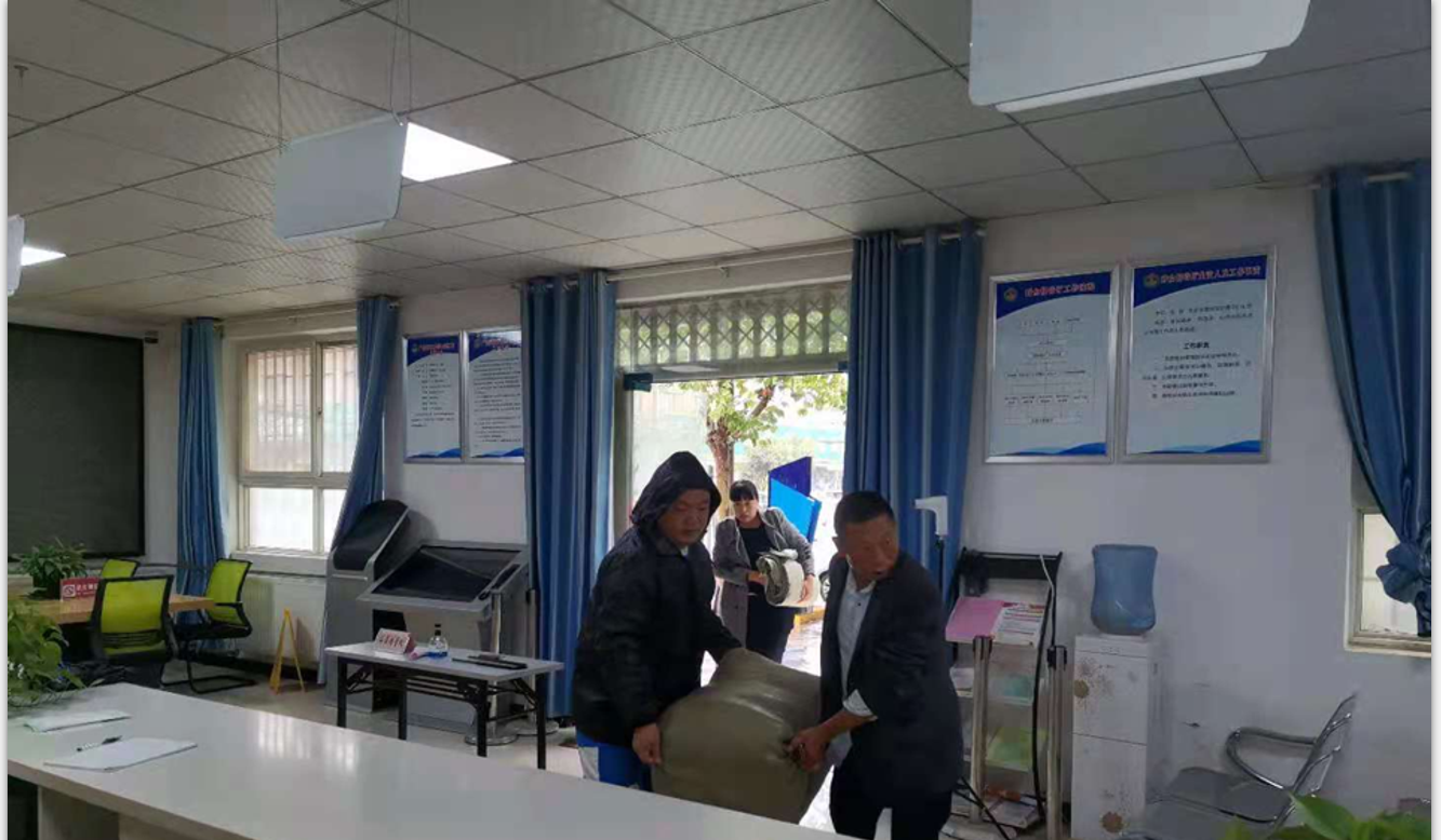 荥阳市广武镇：暴雨无情人间有爱 一千余条编织袋献爱心