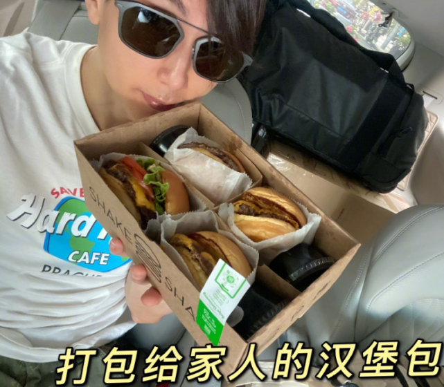 網友機場偶遇吳尊，穿防護​​服難擋帥氣，用購物袋裝行李超接地氣