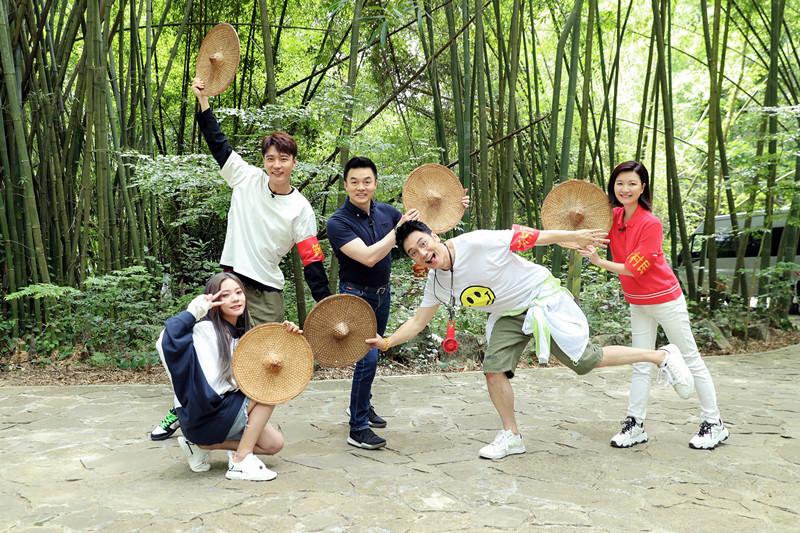 《我们在行动》张丹峰重回《花千骨》拍摄地助力旅游业复苏