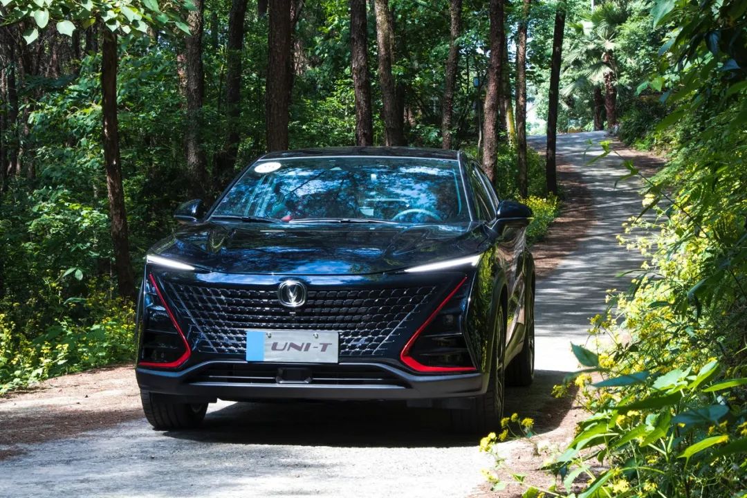 预售价11.59万起！长安UNI-T除了设计运动，开起来