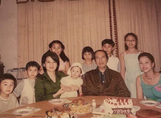 何鸿燊去世一年才下葬，并不是因为风水，而是怕像李嘉诚妻子一样