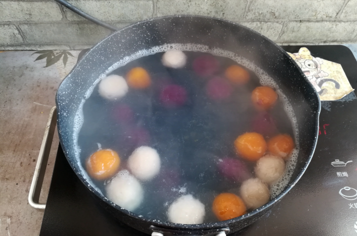 自制红豆三色芋圆，香甜软糯，做法简单，比甜品店的还好吃