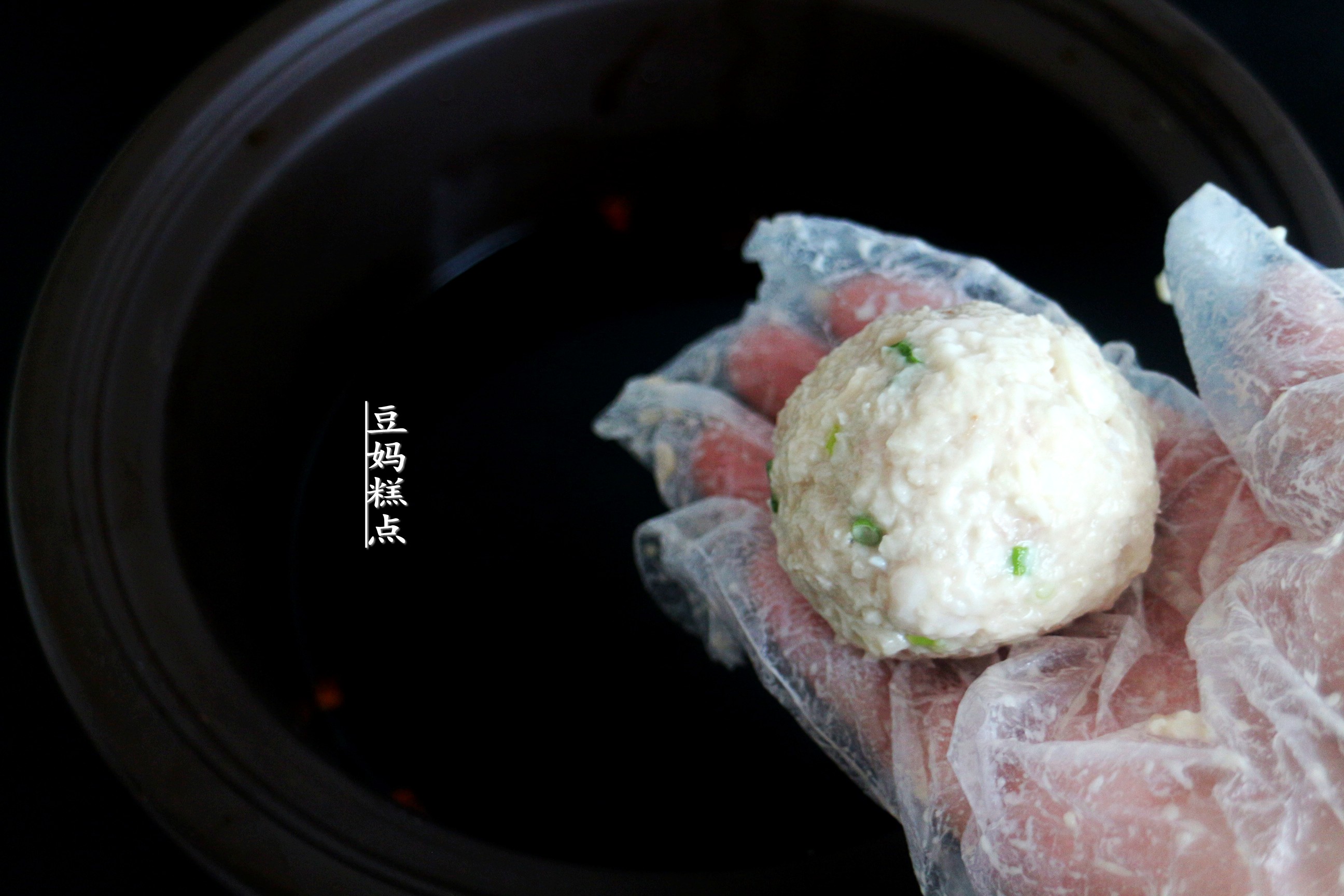 孩子超爱的，特色莲藕肉丸，不油炸，这做法健康不上火