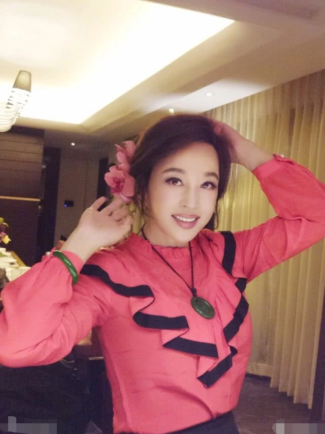 辉煌时霸占整个影坛，落魄时演刘涛的丫鬟，出