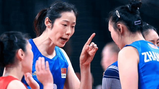 女排惨败和朱婷手腕谁来管？排协应承担全责，或断送朱婷职业生涯