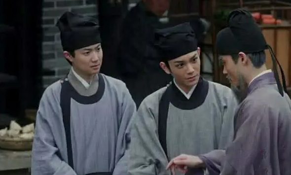 从广告模特到影视演员，新剧搭档流量小花，成