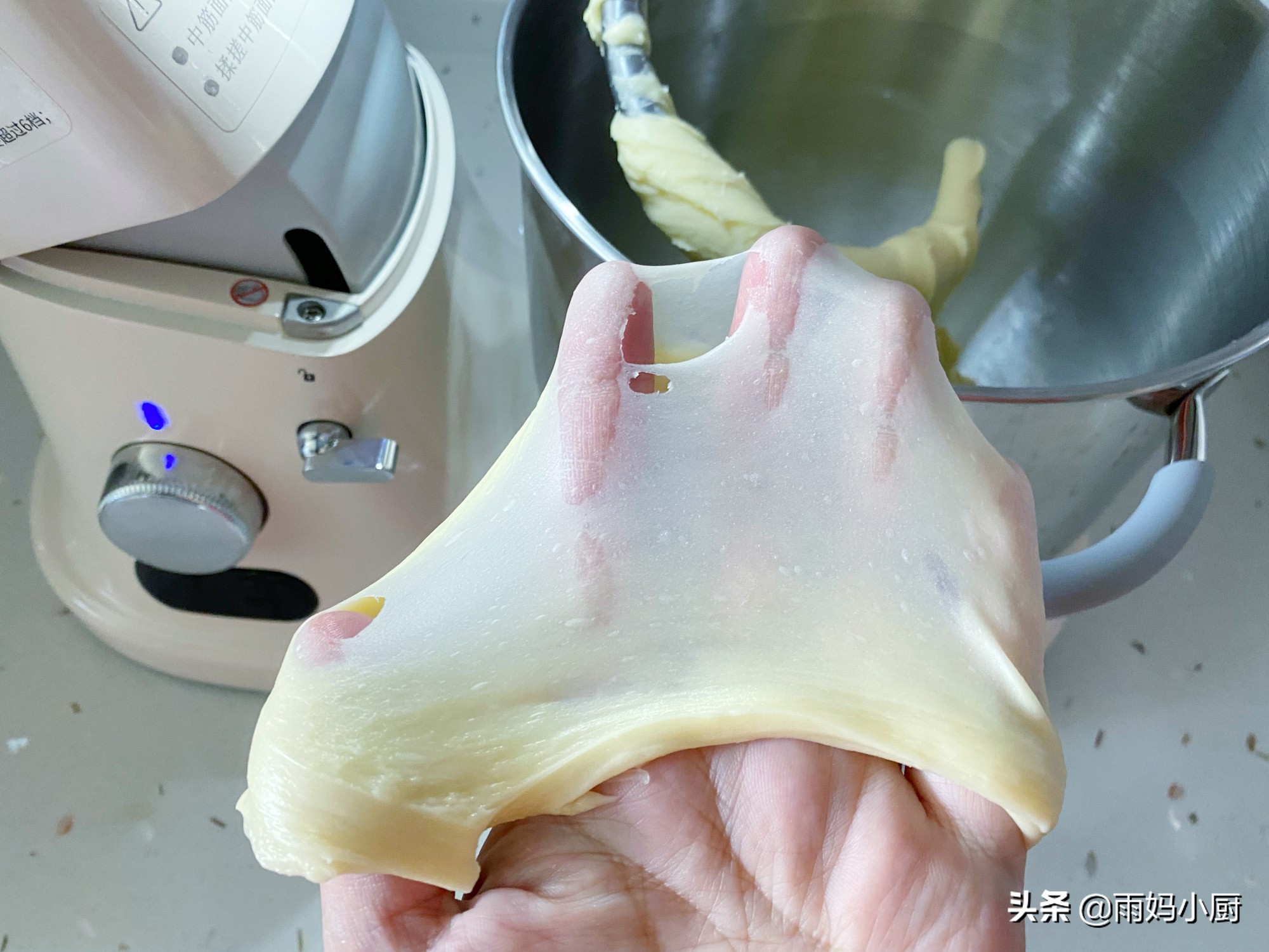 用了九年的面包配方，奶香浓郁又拉丝，做法简单，比买的好吃