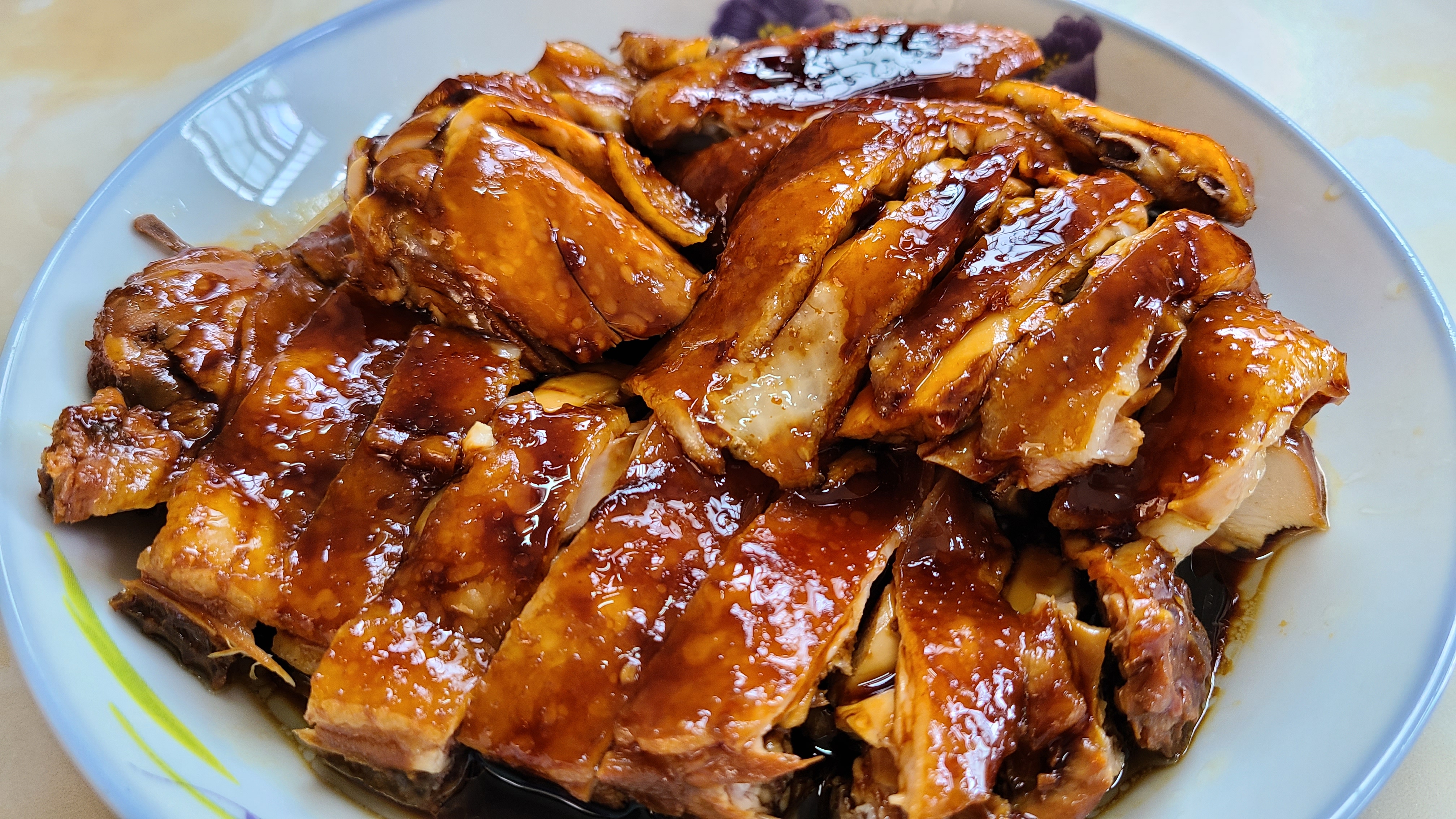 豉油鸡，广东人经常吃的一道美食，简单好吃香味浓，值得一吃