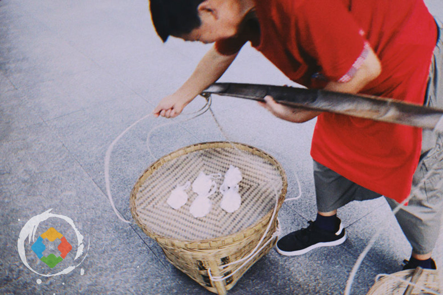 重庆路边摊为何消失？小贩不讲诚信，6块钱的麻糖都缺斤少两