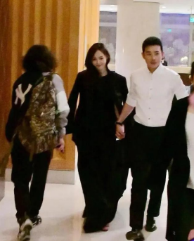 唐嫣罗晋高调秀恩爱！牵手下班女方好娇羞，自曝产后二人相处细节