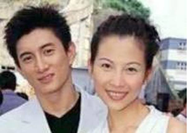 弃给她1.6亿的刘銮雄，离开相恋3年的吴奇隆，蔡