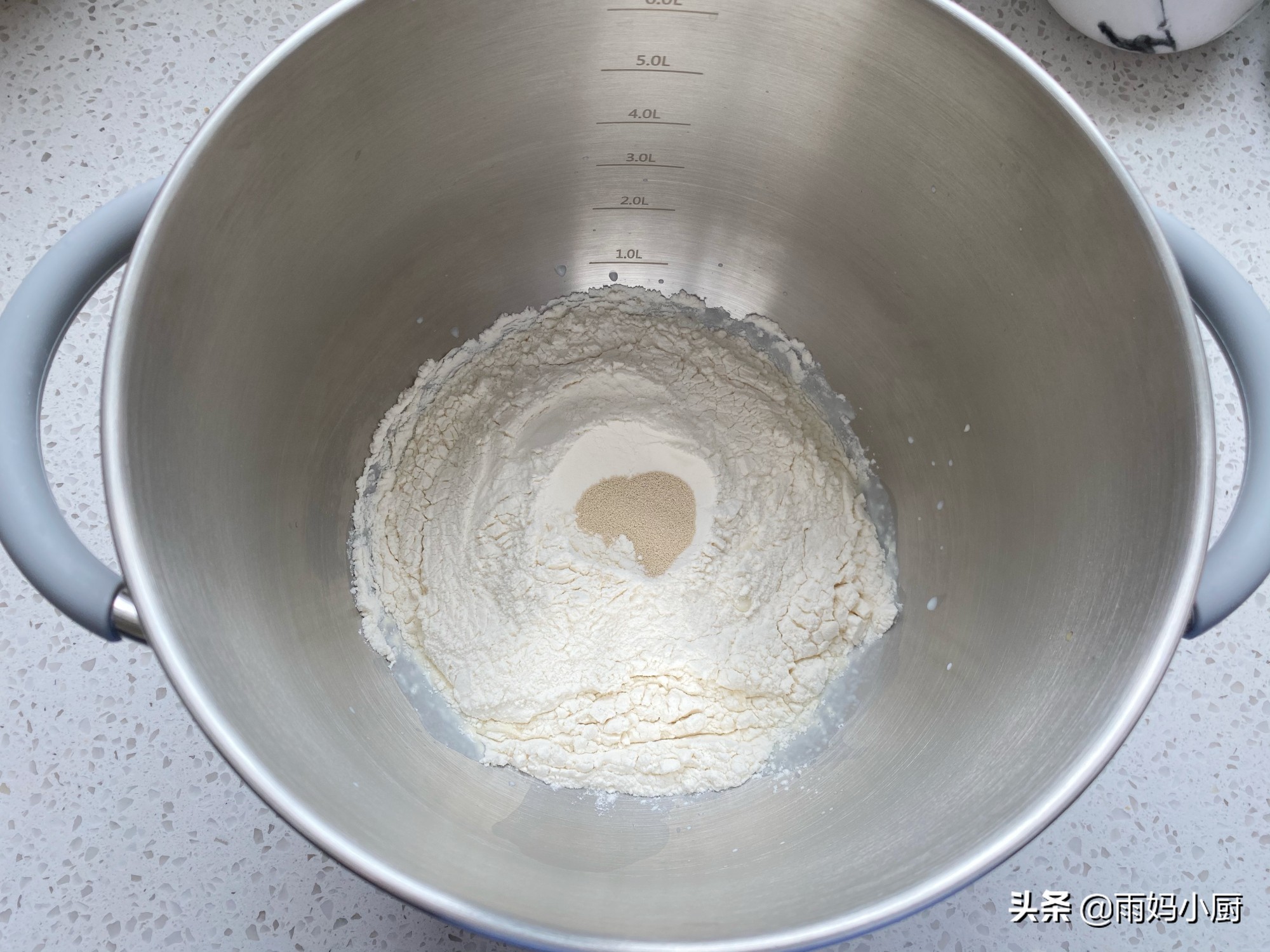 网红的毛线球面包，松软又拉丝，火爆朋友圈，眼睛看会了手不会