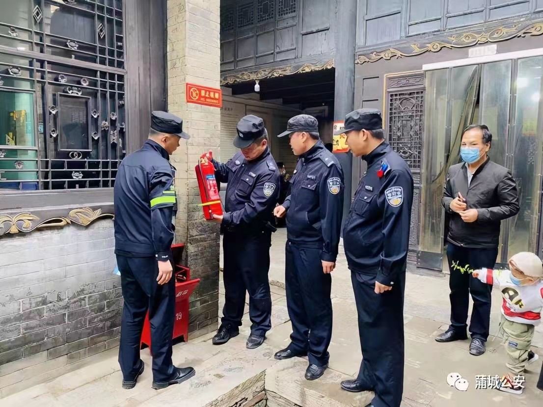 蒲城县公安局“四抓举措”圆满完成清明节期间安保工作任务