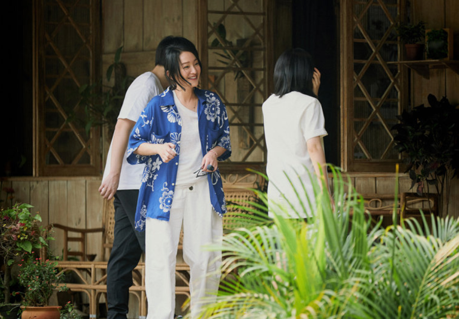 《向往的生活》周迅务农，身穿4万7香奈儿抬香蕉