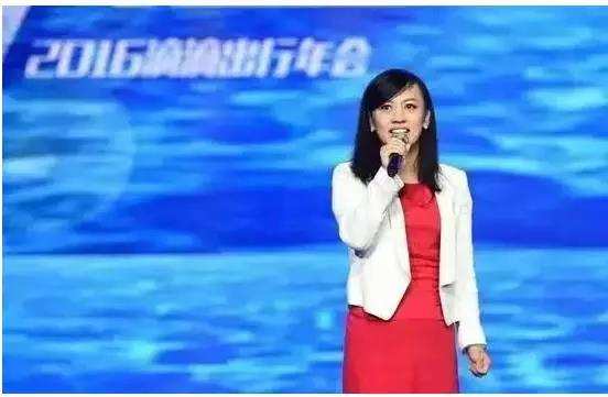 她36岁患癌，38岁离婚，放弃千万年薪跟车夫打交道，为什么？