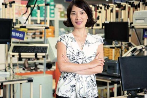 20年前阿里的前台小妹，马云给了0.2%的股份，现