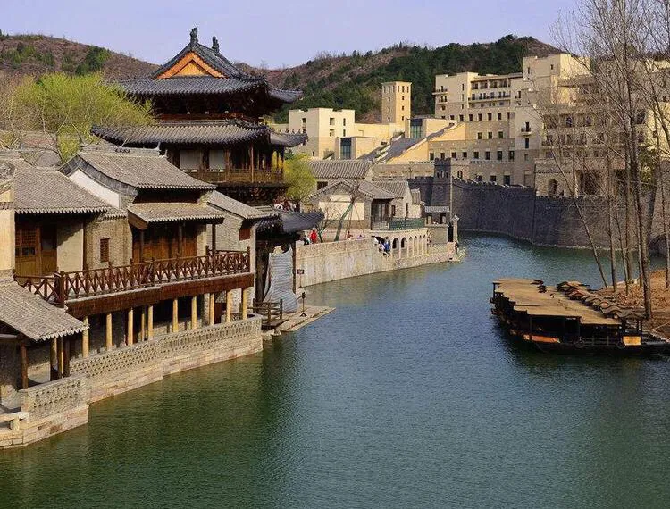 长城下的“江南水乡”，耗资45亿打造，景色绝美