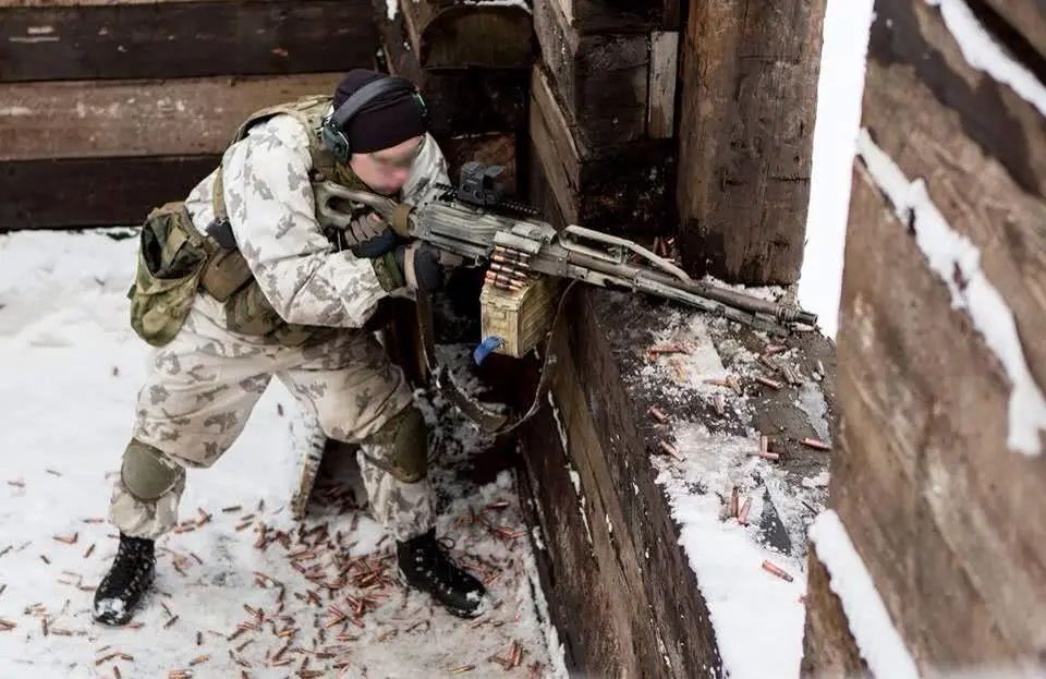 美国枪王苦口婆心，拦不住中国淘汰中口径机枪