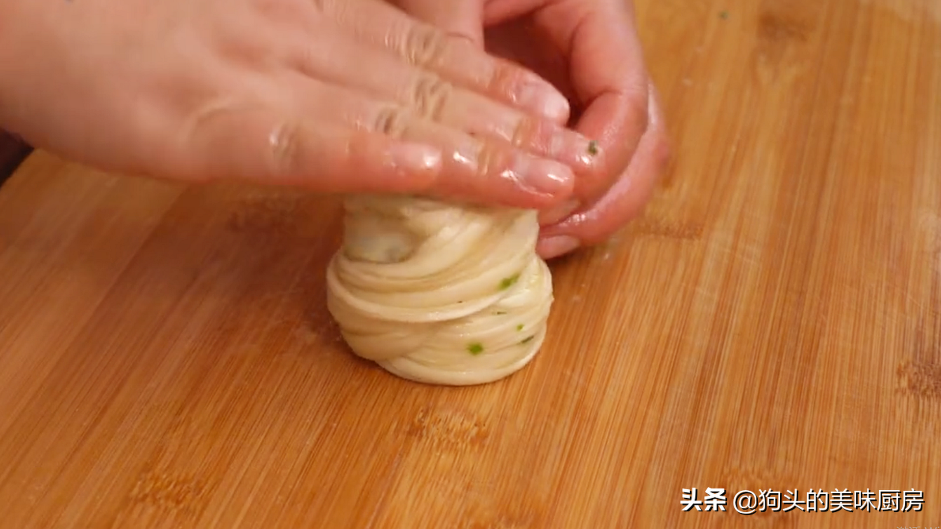 盤絲餅，最簡單實用的做法，劃一劃，抻一抻，絲絲分明，口口留香