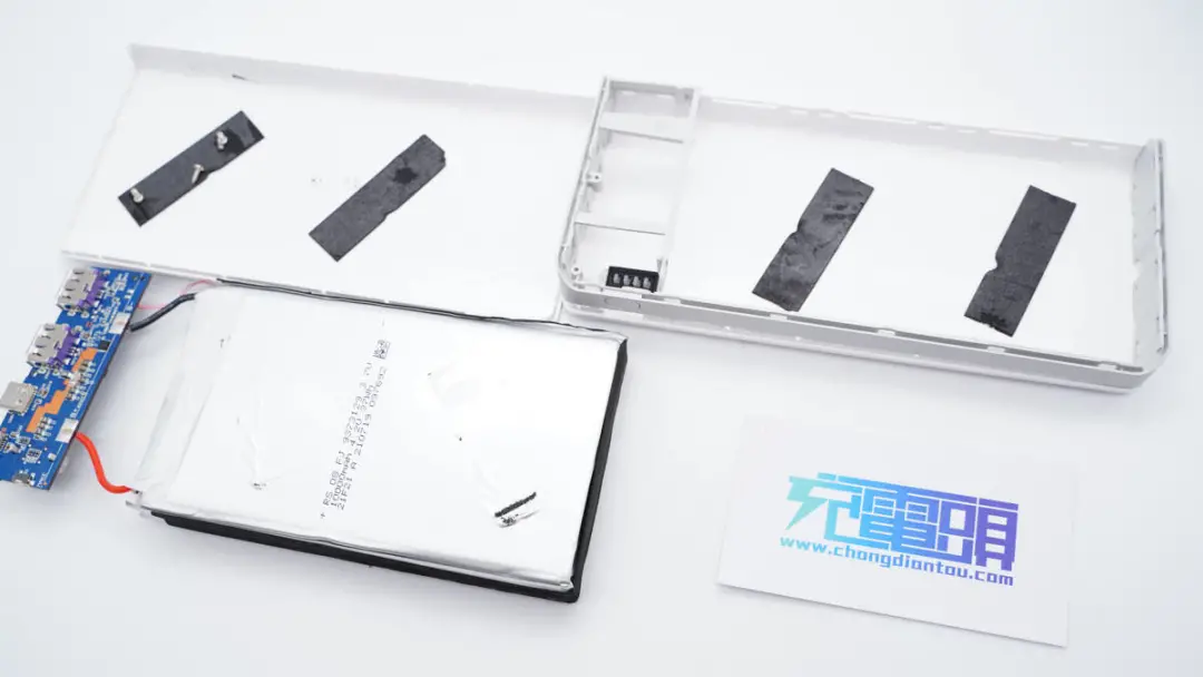 支持iPhone 13快充,罗马仕22.5W移动电源深度拆解