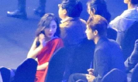 人间尤物张雨绮，怎么把10w的迪奥穿成3块8包邮的