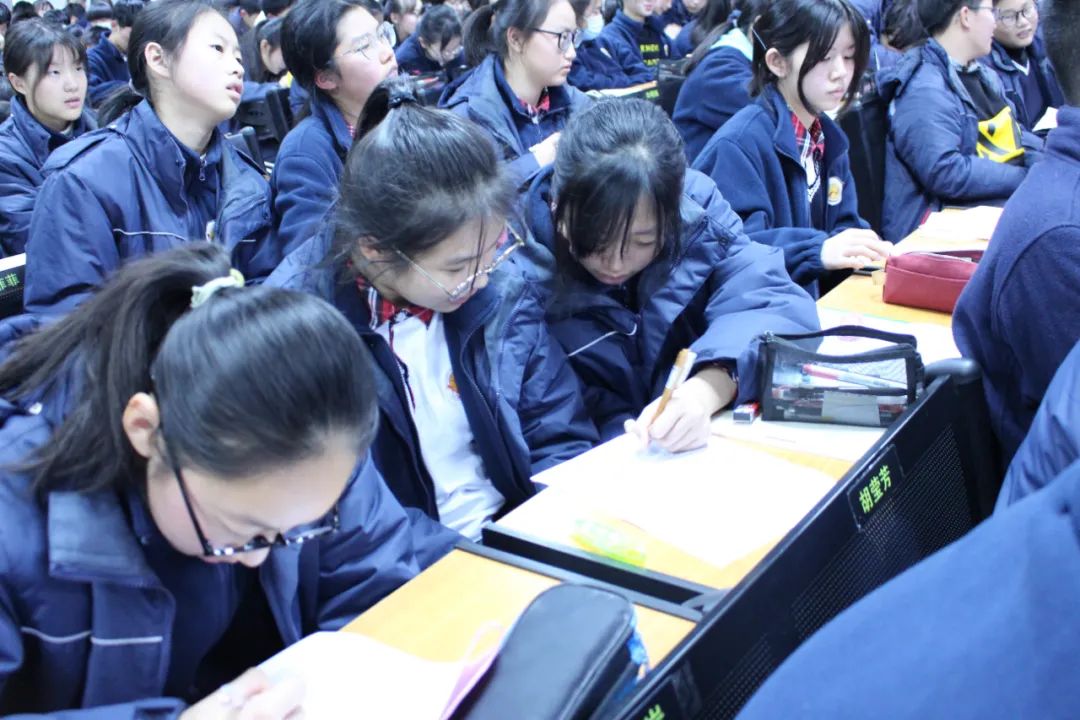 张家港外国语学校国际文化艺术节——语奥走进神秘的非洲