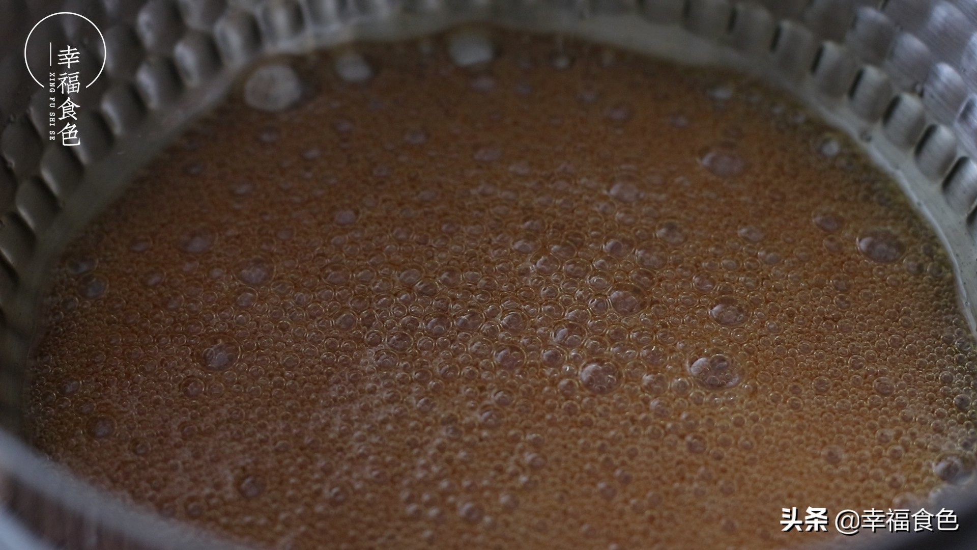 喝不完的牛奶烤一烤，甜嫩香滑的焦糖布丁就好了，孩子抢着吃