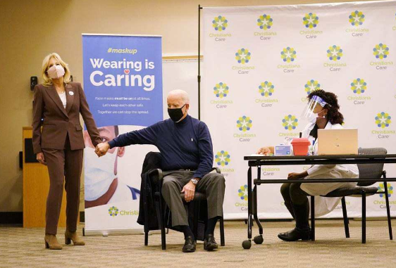 拜登果然棋高一招，再次給特朗普一次重擊，民眾：這才是合格的總統