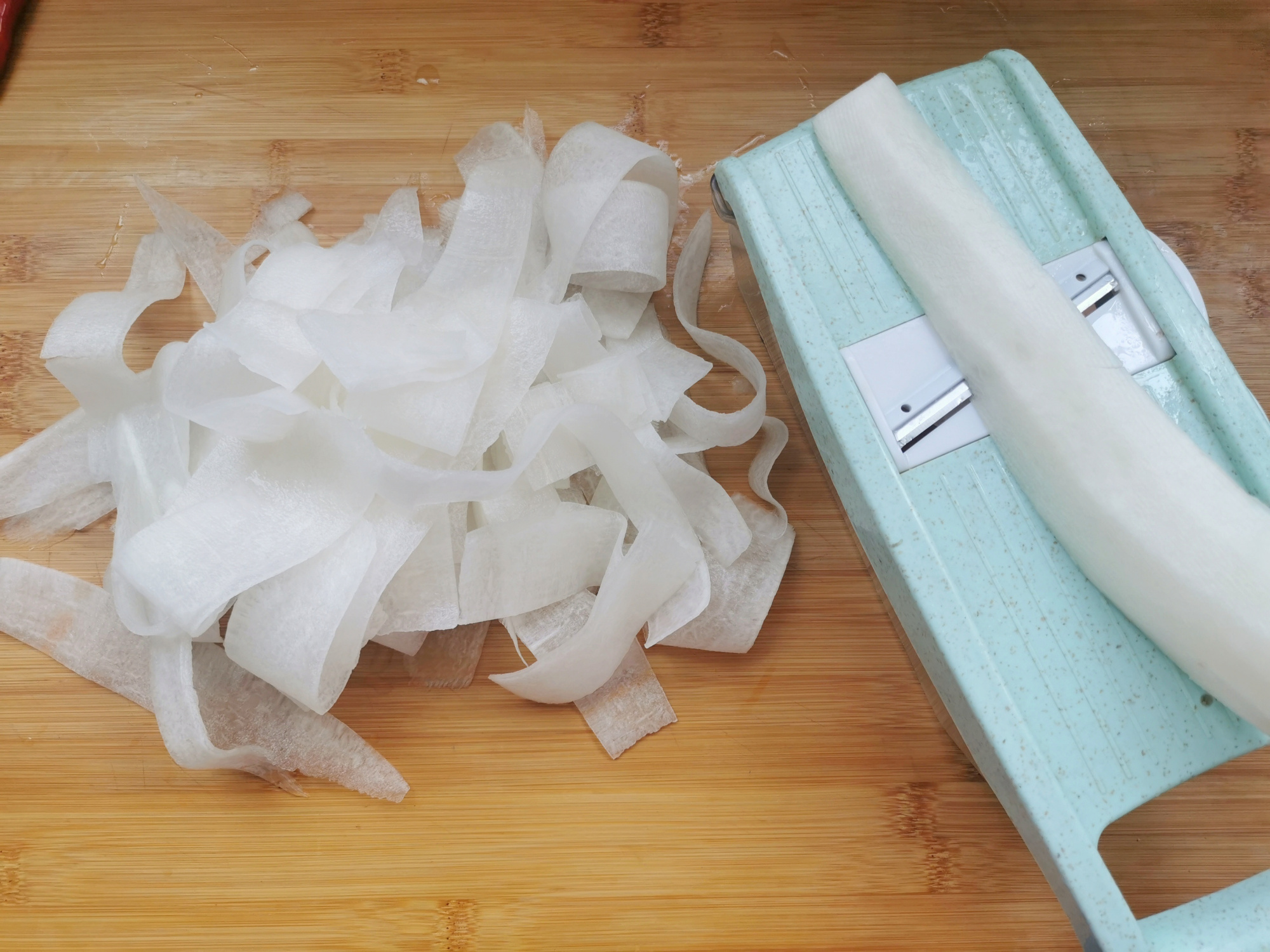 全网都在做的雪碧泡萝卜，酸辣爽口，开胃解腻，适合手残党