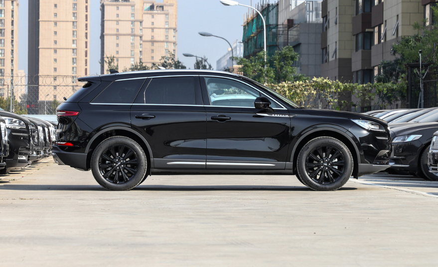 林肯首款国产SUV，冒险家全系2.0T+8AT，宝马X1往后站