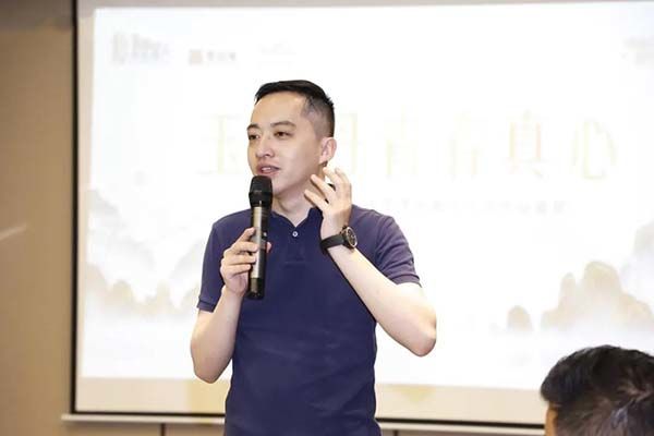 十二度精密技术广州有限公司 ceo 李奕航先生非遗传承人湘绣收藏者