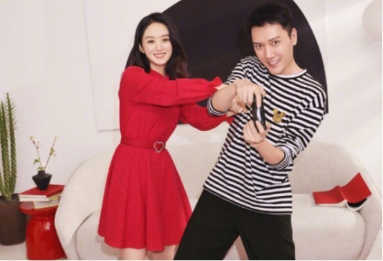 和丽颖离婚一个多月，冯绍峰首次公开亮相，却