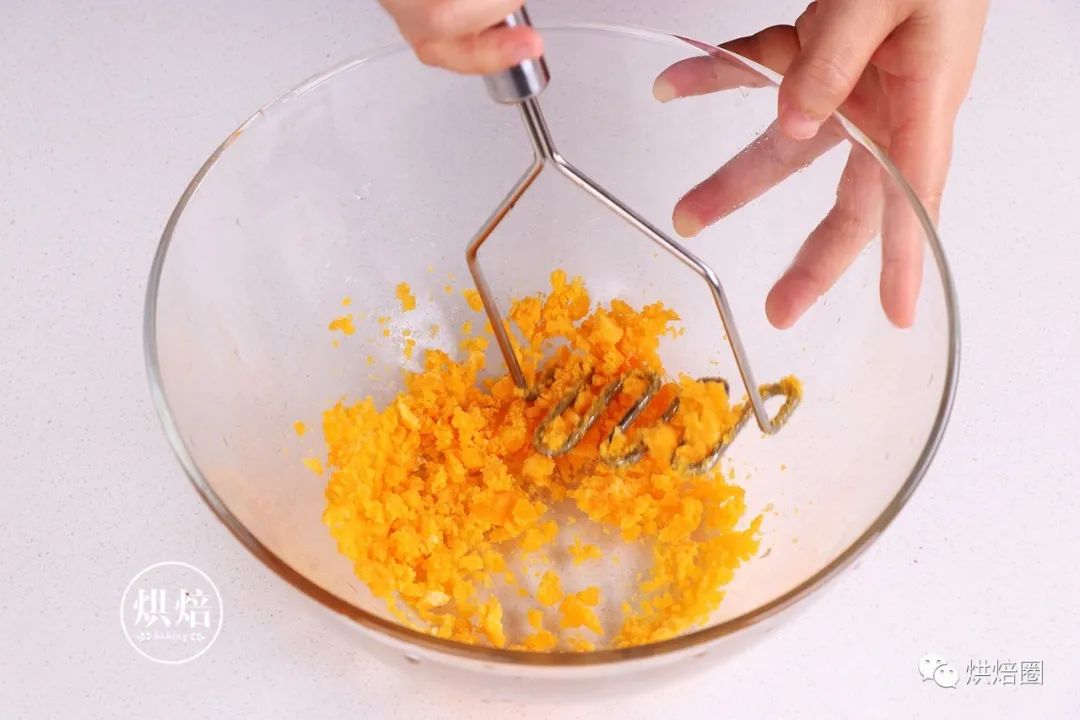 滿滿餡料集結所有好吃元素的虎皮芋泥三明治想不好吃都難