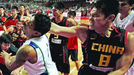 盘点中国男篮武力值爆表的几位球员，球迷：KO一片