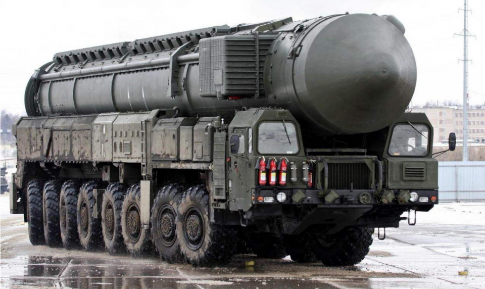 美俄两国曾想炸毁月球，原因为何？