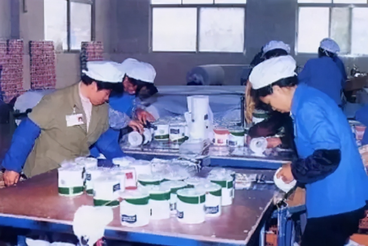 中山首富邓颖忠：500元起家，力压清风维达的中国“纸巾之王”
