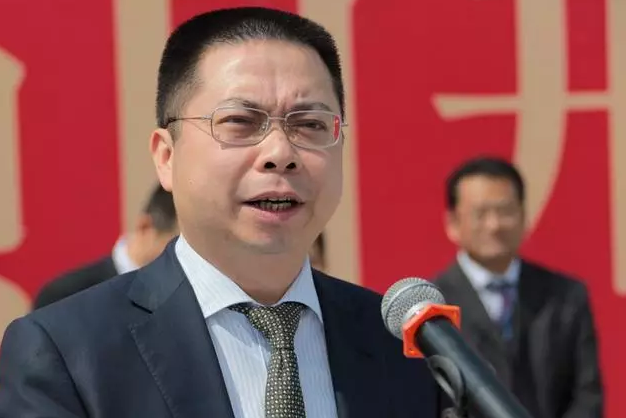 深圳最“壕”老板，公司资产千亿不上市，曾经