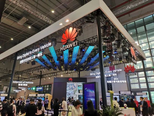 10年砸下7200亿，华为再创一项中国第一，研发人员超过十万