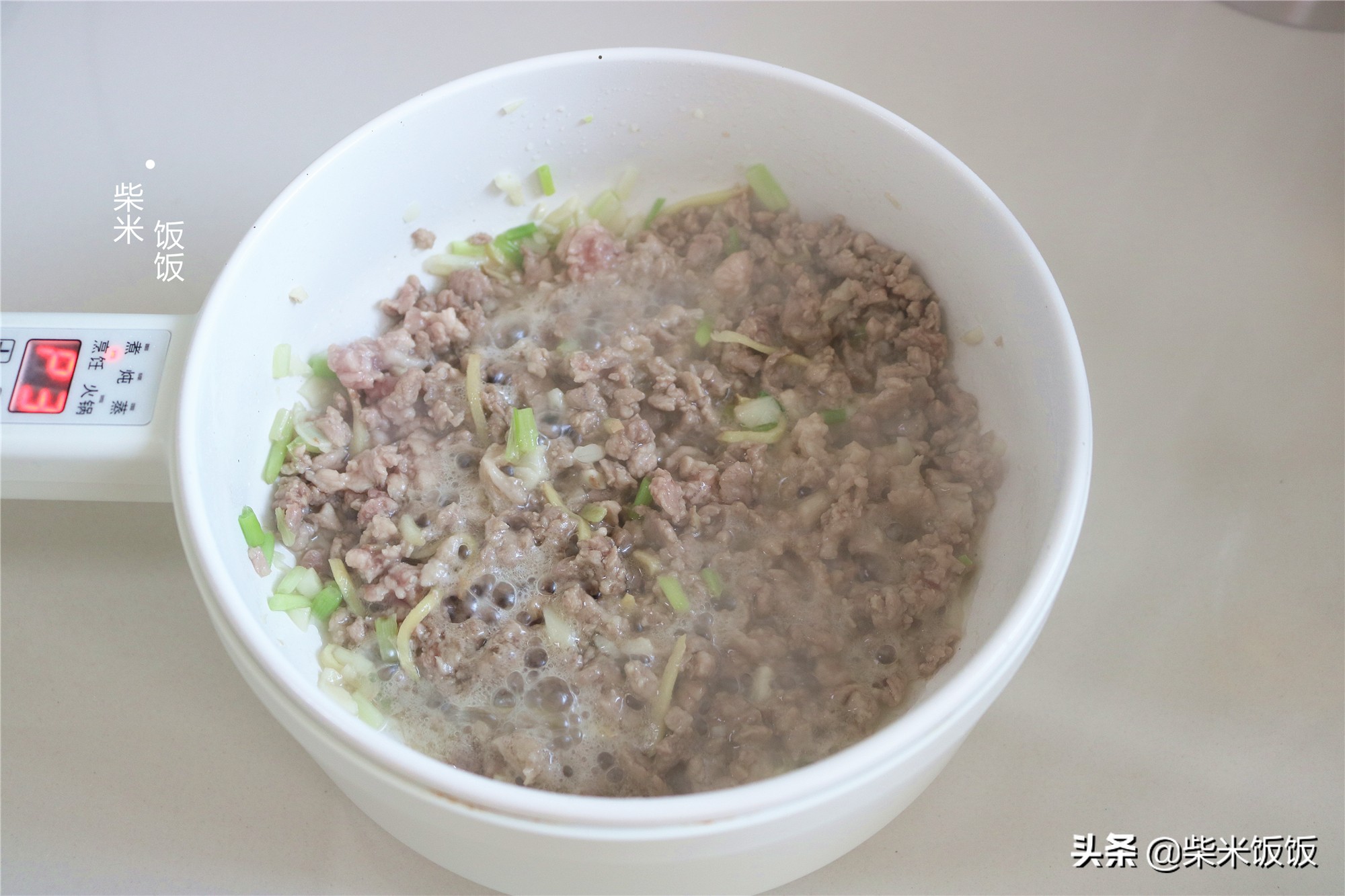 不想做饭就吃它，煮一煮很简单，柔软筋道，好吃得连汤也不剩