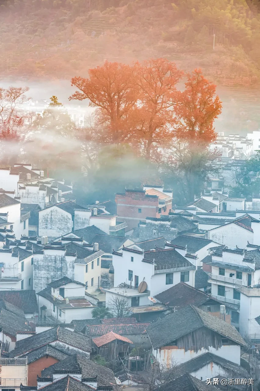 10 ancient towns with beautiful autumn colors, if you are tired, go to stay for a few days