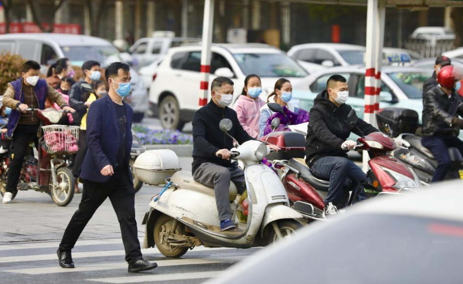 世界首富猛夸中國說了美不愛聽的話美媒也感嘆華春瑩態度鮮明