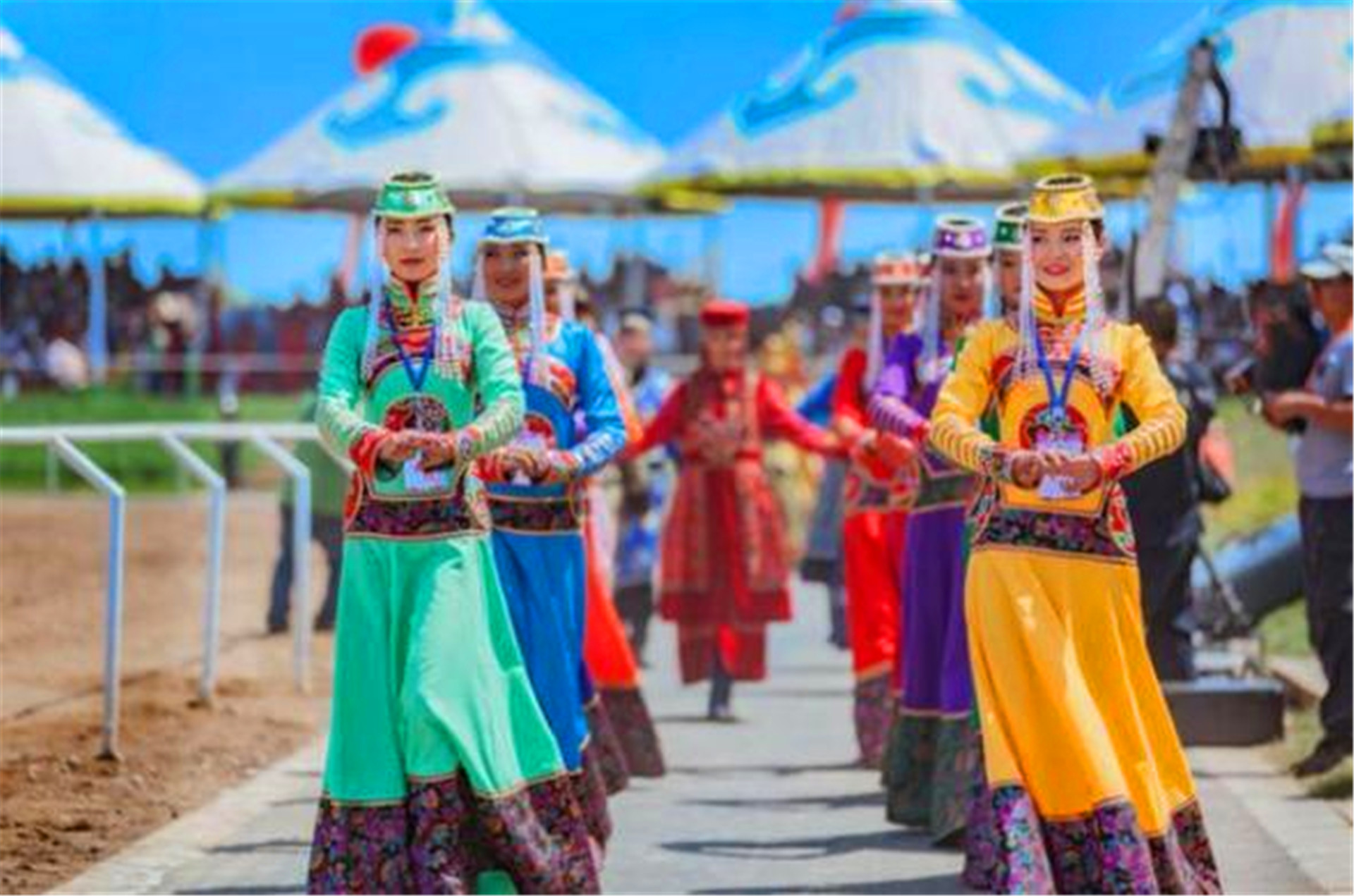 蒙古国到底发生了什么？280万民众求中国出手，