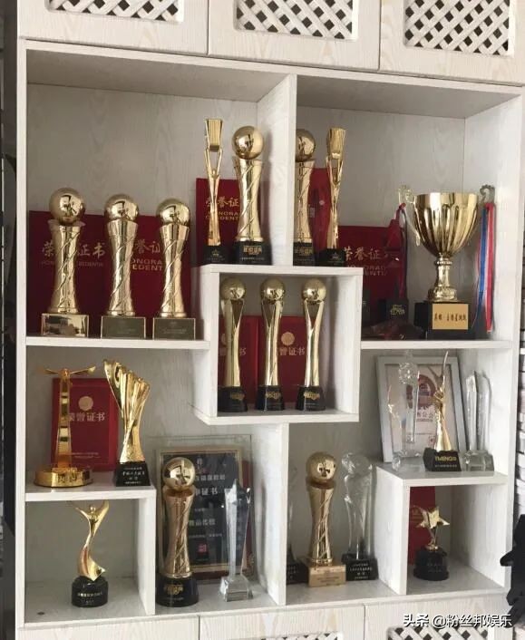 辛巴复播机会渺茫，舞帝于利带货首战告捷，网