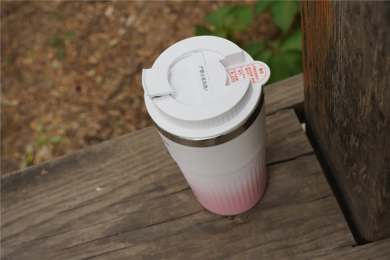 这个夏天用圈厨便携式奶茶机来做一杯水果茶